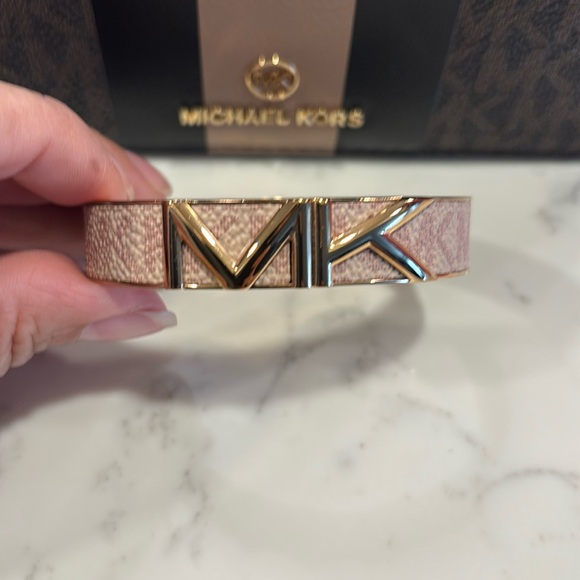 Michael Kors pink and rose gold bangle - Picture 1 of 8